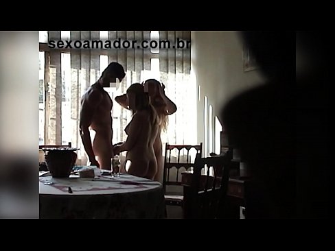 ❤️ Sexveninder inviterer en kæmpe mand og en trekant med ham ❌ Sex video at da.sex78.ru ❤