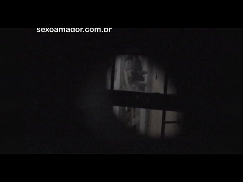❤️ Blondie bliver hemmeligt videooptaget af en voyeur fra nabolaget gemt bag hule mursten ❌ Sex video at da.sex78.ru ❤