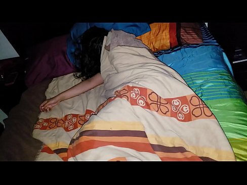 ❤️ Stedbarn skælder sin unge stedmor ud, mens hun sover. ❌ Sex video at da.sex78.ru ❤